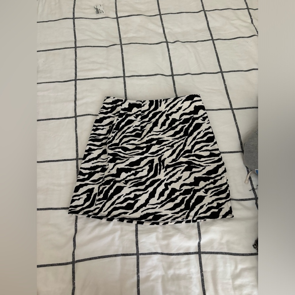 princess polly zebra print skirt!!